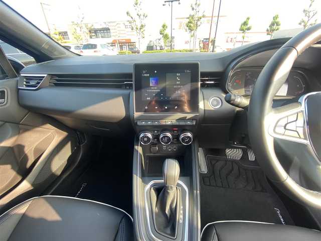 ルノー ルノー ルーテシア 福岡県 2022(令4)年 1万km 青 ・アダプティブクルーズコントロール/・ＵＳＢ／Ｂｌｕｅｔｏｏｔｈ／ＡｐｌｌｅＣａｒＰｌａｙ/・黒革シート/シートヒーター/・社外ETC/・純正17AW/・プッシュスタート/・パーキングアシスト/・アイドリングストップ/・リモコンキー/・スペアキー/・レーンキープアシスト/・オートライト/・LEDライト/・ディスプレイオーディオ/・ステアリングヒーター/・保証書/・取扱説明書