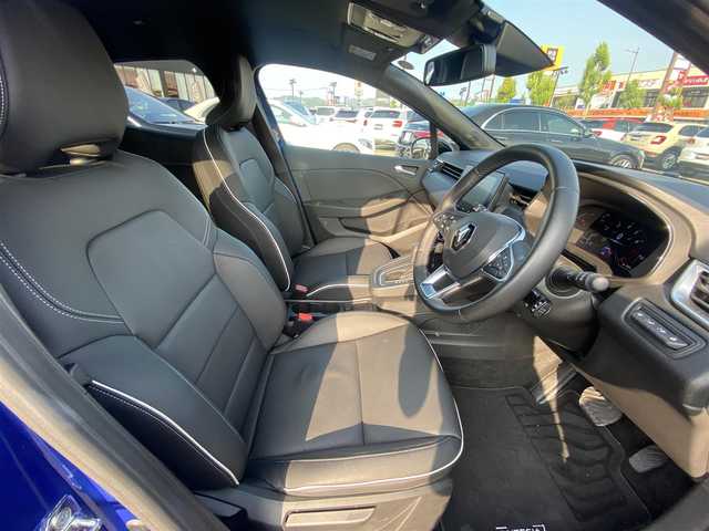 ルノー ルノー ルーテシア 福岡県 2022(令4)年 1万km 青 ・アダプティブクルーズコントロール/・ＵＳＢ／Ｂｌｕｅｔｏｏｔｈ／ＡｐｌｌｅＣａｒＰｌａｙ/・黒革シート/シートヒーター/・社外ETC/・純正17AW/・プッシュスタート/・パーキングアシスト/・アイドリングストップ/・リモコンキー/・スペアキー/・レーンキープアシスト/・オートライト/・LEDライト/・ディスプレイオーディオ/・ステアリングヒーター/・保証書/・取扱説明書