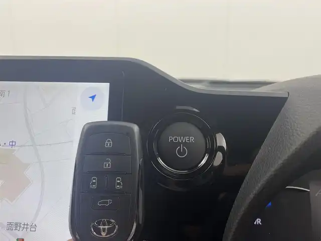トヨタ ヴォクシー ハイブリッド S－Z 茨城県 2025(令7)年 0.1万km未満 ホワイトパールクリスタルシャイン 登録済未使用車/純正10.5型DA/フルセグ/バックカメラ/HUD/快適利便パッケージ/衝突被害軽減ブレーキ/車線逸脱抑制装置/レーダークルーズコントロール/オートマチックハイビーム/クリアランスソナー/BSM/両側電動スライドドア/デジタルインナーミラー/ETC2.0/シートヒーター/ステアリングヒーター/AC100V/純正17インチAW/3眼LEDヘッドライト/スマートキー