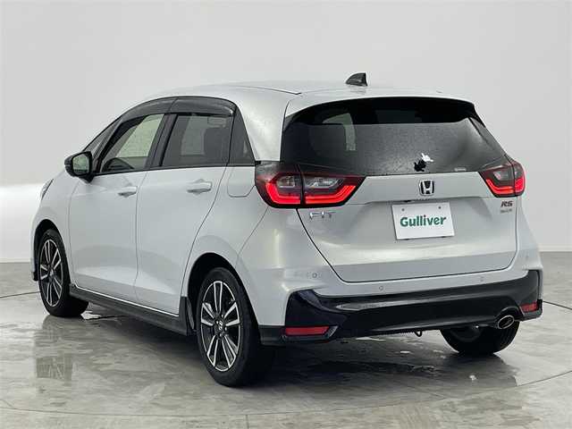 ホンダ フィット e:HEV RS 愛知県 2023(令5)年 2.1万km プレミアムサンライトホワイトパール ・純正8インチナビ/・バックカメラ/・Bluetooth/・フルセグTV/・ホンダセンシング/・衝突被害軽減システム/・クルーズコントロール/・レーンキープアシスト/・コーナーセンサー/・オートライト/・ドライブレコーダー/・ETC/・純正AW/・プッシュスタート/・スマートキー/・スペアキー
