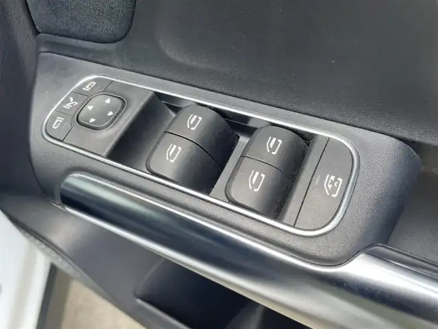 メルセデス・ベンツ ＧＬＡ２００ｄ 4マチック AMGライン 東京都 2021(令3)年 4万km 白 純正ナビ/360°カメラ/ACC/ハーフレザーシート/シートヒーター/ドライブレコーダー/パノラマSR/ETC2.0