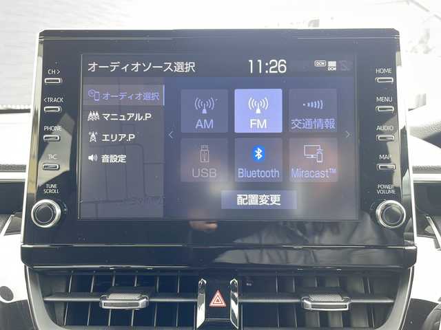 トヨタ カローラ クロス ハイブリッド Z 長野県 2022(令4)年 0.5万km プラチナホワイトパールマイカ セーフティーセンス/・プリクラッシュセーフティ/・レーントレーシングアシスト/・レーダークルーズコントロール/・オートマチックハイビーム/・ロードサインアシスト/・パーキングサポートブレーキ/ディスプレイオーディオ/（ナビ機能付き/BT/Miracast）/バックカメラ/ビルトインＥＴＣ２．０/パワーシート（D席）/シートヒーター（D・N席）/ハーフレザーシート/革巻きステアリング/ステアリングスイッチ/電動パーキングブレーキ/ブレーキホールド/ハンズフリーパワーバックドア/LEDヘッドライト/フォグランプ/オートライト/スマートキー/Pスタート/電動格納ミラー/純正18インチAW/純正フロアマット/ルーフレール