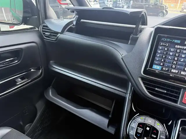 トヨタ ノア Si ダブルバイビー 千葉県 2018(平30)年 5.8万km ブラック 純正ナビ(NSZT-Y66T)/フルセグ/フリップダウンモニター/バックカメラ/クルーズコントロール/ドライブレコーダー　前のみ/両側パワースライドドア/衝突軽減ブレーキ/ハーフレザーシート/純正アルミホイール/純正フロアマット/レーンキープアシスト/オートライト/スマートキー/横滑り防止装置/プッシュエンジンスタート