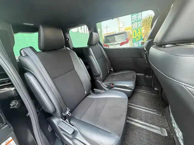 トヨタ ノア Si ダブルバイビー 千葉県 2018(平30)年 5.8万km ブラック 純正ナビ(NSZT-Y66T)/フルセグ/フリップダウンモニター/バックカメラ/クルーズコントロール/ドライブレコーダー　前のみ/両側パワースライドドア/衝突軽減ブレーキ/ハーフレザーシート/純正アルミホイール/純正フロアマット/レーンキープアシスト/オートライト/スマートキー/横滑り防止装置/プッシュエンジンスタート