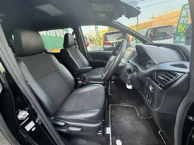 トヨタ ノア Si ダブルバイビー 千葉県 2018(平30)年 5.8万km ブラック 純正ナビ(NSZT-Y66T)/フルセグ/フリップダウンモニター/バックカメラ/クルーズコントロール/ドライブレコーダー　前のみ/両側パワースライドドア/衝突軽減ブレーキ/ハーフレザーシート/純正アルミホイール/純正フロアマット/レーンキープアシスト/オートライト/スマートキー/横滑り防止装置/プッシュエンジンスタート