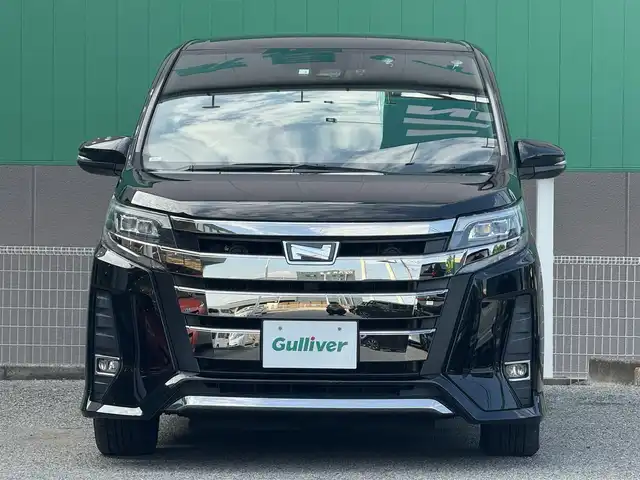 トヨタ ノア Si ダブルバイビー 千葉県 2018(平30)年 5.8万km ブラック 純正ナビ(NSZT-Y66T)/フルセグ/フリップダウンモニター/バックカメラ/クルーズコントロール/ドライブレコーダー　前のみ/両側パワースライドドア/衝突軽減ブレーキ/ハーフレザーシート/純正アルミホイール/純正フロアマット/レーンキープアシスト/オートライト/スマートキー/横滑り防止装置/プッシュエンジンスタート