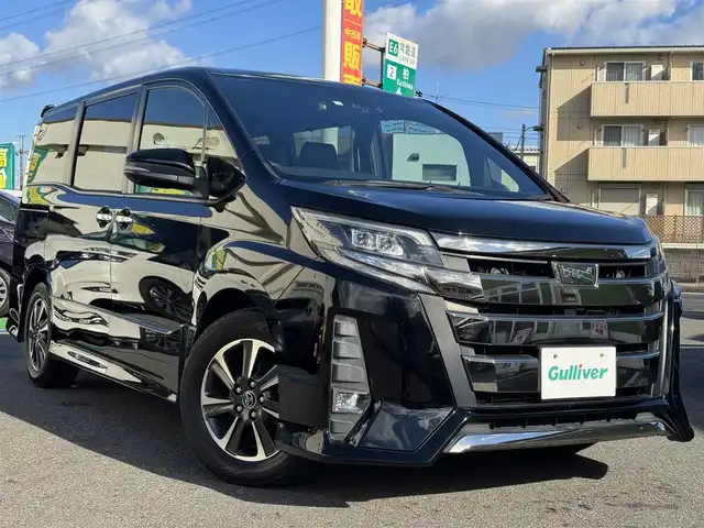 トヨタ ノア Si ダブルバイビー 千葉県 2018(平30)年 5.8万km ブラック 純正9インチメモリーナビ/・CD/DVD/・AM/FM/・BT/・フルセグTV/・バッグカメラ/LEDヘッドライト/・オートライト/・オートマチックハイビーム/衝突軽減システム/レーンキープアシスト/横滑り防止機能/12.1インチフリップダウンモニター/両側パワースライドドア/ウォークスルー/・ハーフレザー/純正フロアマット/Wエアバッグ/スマートキー/保証書・取説