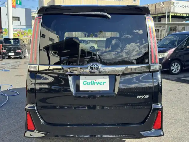 トヨタ ノア Si ダブルバイビー 千葉県 2018(平30)年 5.8万km ブラック 純正9インチメモリーナビ/・CD/DVD/・AM/FM/・BT/・フルセグTV/・バッグカメラ/LEDヘッドライト/・オートライト/・オートマチックハイビーム/衝突軽減システム/レーンキープアシスト/横滑り防止機能/12.1インチフリップダウンモニター/両側パワースライドドア/ウォークスルー/・ハーフレザー/純正フロアマット/Wエアバッグ/スマートキー/保証書・取説