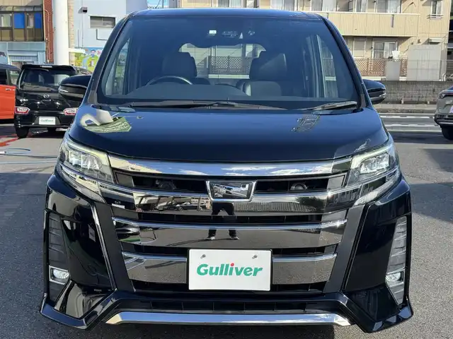 トヨタ ノア Si ダブルバイビー 千葉県 2018(平30)年 5.8万km ブラック 純正9インチメモリーナビ/・CD/DVD/・AM/FM/・BT/・フルセグTV/・バッグカメラ/LEDヘッドライト/・オートライト/・オートマチックハイビーム/衝突軽減システム/レーンキープアシスト/横滑り防止機能/12.1インチフリップダウンモニター/両側パワースライドドア/ウォークスルー/・ハーフレザー/純正フロアマット/Wエアバッグ/スマートキー/保証書・取説