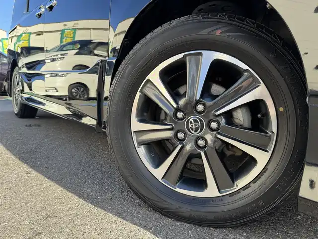 トヨタ ノア Si ダブルバイビー 千葉県 2018(平30)年 5.8万km ブラック 純正9インチメモリーナビ/・CD/DVD/・AM/FM/・BT/・フルセグTV/・バッグカメラ/LEDヘッドライト/・オートライト/・オートマチックハイビーム/衝突軽減システム/レーンキープアシスト/横滑り防止機能/12.1インチフリップダウンモニター/両側パワースライドドア/ウォークスルー/・ハーフレザー/純正フロアマット/Wエアバッグ/スマートキー/保証書・取説