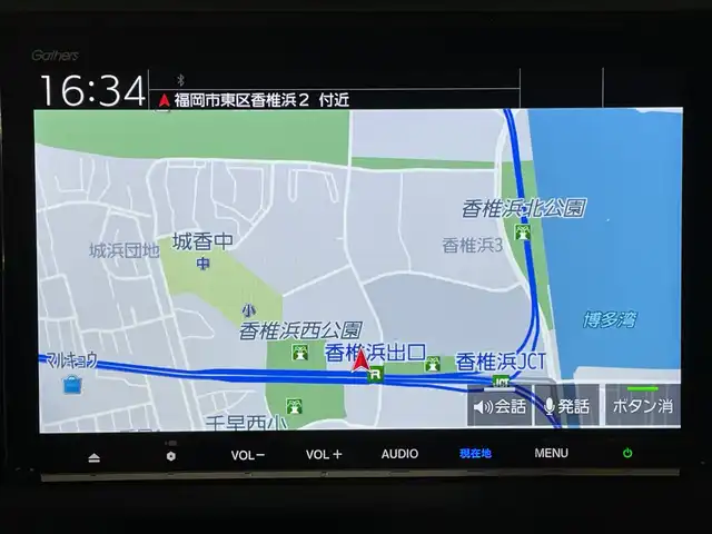 ホンダ フリード＋ G 福岡県 2022(令4)年 1.8万km プラチナホワイトパール 禁煙車/純正9インチメモリナビ/・CD/DVD/BT/フルセグTV/・バックモニター/ホンダセンシング/両側パワースライドドア/シートヒーター（D/N)/LEDヘッドライト/・オートライト/ETC/ステアリングリモコン/アイドリングストップ/後席シェード/純正フロアマット/純正ドアバイザー