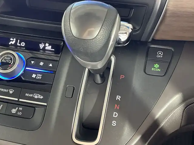 ホンダ フリード＋ G 福岡県 2022(令4)年 1.8万km プラチナホワイトパール 禁煙車/純正9インチメモリナビ/・CD/DVD/BT/フルセグTV/・バックモニター/ホンダセンシング/両側パワースライドドア/シートヒーター（D/N)/LEDヘッドライト/・オートライト/ETC/ステアリングリモコン/アイドリングストップ/後席シェード/純正フロアマット/純正ドアバイザー