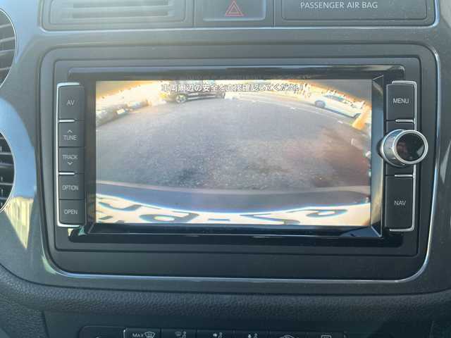 フォルクスワーゲン ティグアン TSI Bモーションテクノロジー 神奈川県 2013(平25)年 5万km ディープブラックパールエフェクト 純正ナビ/（CD/DVD/AM/FM/SD/USB/BT/ワンセグTV)/バックカメラ/前後ドライブレコーダー/ETC/クルーズコントロール/コーナーセンサー/横滑り防止装置/ABS/アイドリングストップ/オートライト/ISOFIX/ルーフレール/純正フロアマット/純正アルミホイール/スペアキー×２/保証書/取扱説明書