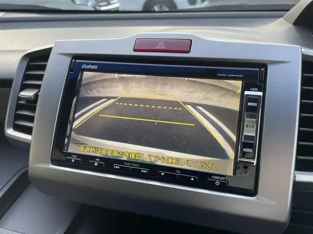 ホンダ フリード スパイク G ジャストセレクション 埼玉県 2013(平25)年 6万km ホワイトオーキッドパール /ワンオーナー//純正メモリナビ//ワンセグTV//バックカメラ//ビルトインETC//スマートキーx2//キセノン//Wエアバッグ//ABS//横滑り防止装置//プライバシーガラス//ドアバイザー//新車時保証書//取扱説明書//ナビ取説
