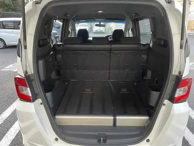 ホンダ フリード スパイク G ジャストセレクション 埼玉県 2013(平25)年 6万km ホワイトオーキッドパール /ワンオーナー//純正メモリナビ//ワンセグTV//バックカメラ//ビルトインETC//スマートキーx2//キセノン//Wエアバッグ//ABS//横滑り防止装置//プライバシーガラス//ドアバイザー//新車時保証書//取扱説明書//ナビ取説
