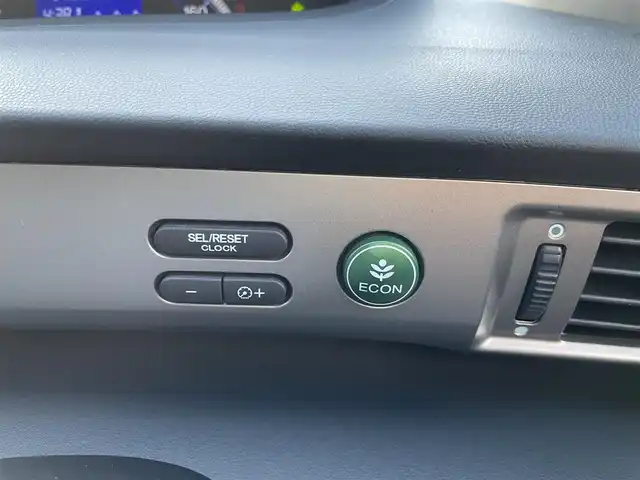 ホンダ フリード スパイク G ジャストセレクション 埼玉県 2013(平25)年 6万km ホワイトオーキッドパール /ワンオーナー//純正メモリナビ//ワンセグTV//バックカメラ//ビルトインETC//スマートキーx2//キセノン//Wエアバッグ//ABS//横滑り防止装置//プライバシーガラス//ドアバイザー//新車時保証書//取扱説明書//ナビ取説