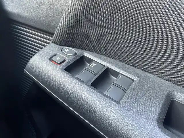 ホンダ フリード スパイク G ジャストセレクション 埼玉県 2013(平25)年 6万km ホワイトオーキッドパール /ワンオーナー//純正メモリナビ//ワンセグTV//バックカメラ//ビルトインETC//スマートキーx2//キセノン//Wエアバッグ//ABS//横滑り防止装置//プライバシーガラス//ドアバイザー//新車時保証書//取扱説明書//ナビ取説