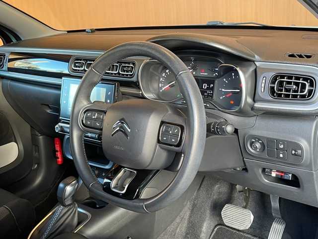 シトロエン Ｃ３ シャイン 愛知県 2019(平31)年 5.1万km アーモンドグリーン 純正ディスプレイオーディオ/ナビ/フルセグTV/バックカメラ/Bluetooth/AppleCarPlay/プッシュスタート/ブラインドスポットモニター/アクティブセーフティブレーキ/クルコン レーンアシスト/純正16インチアルミ