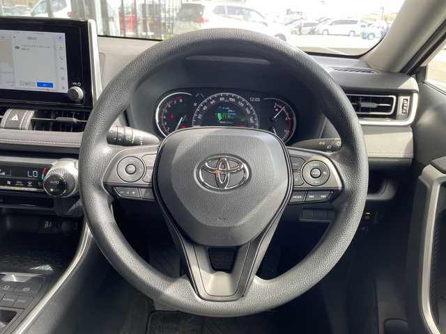 トヨタ ＲＡＶ４ X 愛知県 2023(令5)年 1.8万km アティチュードブラックマイカ トヨタセーフティセンス/純正ディズプレイオーディオナビ/レーダークルーズコントロール/バックカメラ/コーナーセンサー/純正アルミホイール/ルーフレール/ETC2.0/ブラインドスポットモニター/LEDヘッドライト/オートマチックハイビーム/衝突軽減システム/Bluetooth/フルセグ/ステアリングスイッチ/スマートキー/プッシュスタート