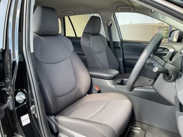 トヨタ ＲＡＶ４ X 愛知県 2023(令5)年 1.8万km アティチュードブラックマイカ トヨタセーフティセンス/純正ディズプレイオーディオナビ/レーダークルーズコントロール/バックカメラ/コーナーセンサー/純正アルミホイール/ルーフレール/ETC2.0/ブラインドスポットモニター/LEDヘッドライト/オートマチックハイビーム/衝突軽減システム/Bluetooth/フルセグ/ステアリングスイッチ/スマートキー/プッシュスタート