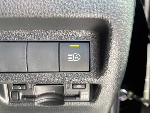 トヨタ ＲＡＶ４ X 愛知県 2023(令5)年 1.8万km アティチュードブラックマイカ トヨタセーフティセンス/純正ディズプレイオーディオナビ/レーダークルーズコントロール/バックカメラ/コーナーセンサー/純正アルミホイール/ルーフレール/ETC2.0/ブラインドスポットモニター/LEDヘッドライト/オートマチックハイビーム/衝突軽減システム/Bluetooth/フルセグ/ステアリングスイッチ/スマートキー/プッシュスタート