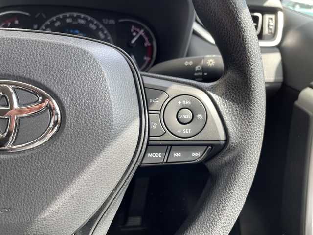 トヨタ ＲＡＶ４ X 愛知県 2023(令5)年 1.8万km アティチュードブラックマイカ トヨタセーフティセンス/純正ディズプレイオーディオナビ/レーダークルーズコントロール/バックカメラ/コーナーセンサー/純正アルミホイール/ルーフレール/ETC2.0/ブラインドスポットモニター/LEDヘッドライト/オートマチックハイビーム/衝突軽減システム/Bluetooth/フルセグ/ステアリングスイッチ/スマートキー/プッシュスタート