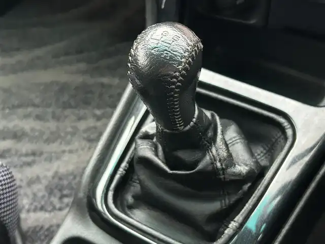 スバル レガシィ ツーリングワゴン GT－B E－tuneⅡ 富山県 2001(平13)年 6.2万km ピュアホワイト 4WD/5MT/カロッツェリアナビ/HIDヘッドランプ/フロントフォグランプ/オートエアコン/MOMO製革巻きステアリング/運転席パワーシート/純正17インチアルミホイール/リモコンキー