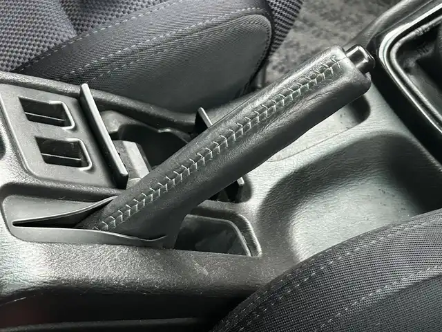 スバル レガシィ ツーリングワゴン GT－B E－tuneⅡ 富山県 2001(平13)年 6.2万km ピュアホワイト 4WD/5MT/カロッツェリアナビ/HIDヘッドランプ/フロントフォグランプ/オートエアコン/MOMO製革巻きステアリング/運転席パワーシート/純正17インチアルミホイール/リモコンキー