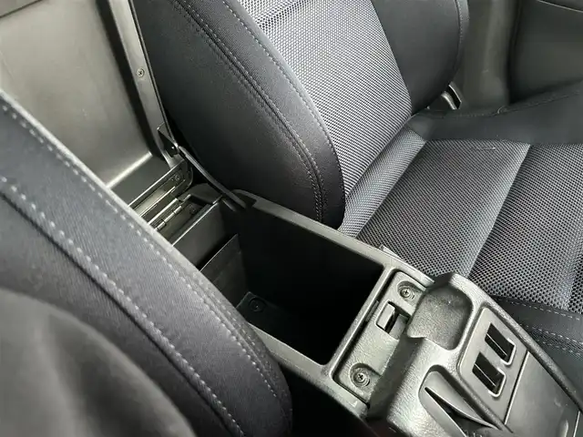 スバル レガシィ ツーリングワゴン GT－B E－tuneⅡ 富山県 2001(平13)年 6.2万km ピュアホワイト 4WD/5MT/カロッツェリアナビ/HIDヘッドランプ/フロントフォグランプ/オートエアコン/MOMO製革巻きステアリング/運転席パワーシート/純正17インチアルミホイール/リモコンキー