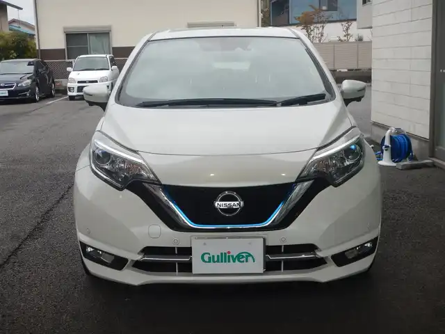 日産 ノート e－パワー メダリスト 静岡県 2017(平29)年 6.2万km ブリリアントホワイトパール エマージェンシーブレーキ/車線逸脱警報/純正ナビMM316D/フルセグ/BT接続/SD/アラウンドビューモニター/車線逸脱警報/前方ドライブレコーダー/社外ETC/ハーフレザーシート/ステアリングリモコン/インテリジェントキー×2/プッシュスタート/オートライト/フォグランプ/LEDヘッドライト/純正フロアマット/純正ドアバイザー/取説・保証書