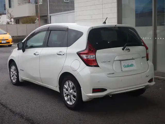 日産 ノート e－パワー メダリスト 静岡県 2017(平29)年 6.2万km ブリリアントホワイトパール エマージェンシーブレーキ/車線逸脱警報/純正ナビMM316D/フルセグ/BT接続/SD/アラウンドビューモニター/車線逸脱警報/前方ドライブレコーダー/社外ETC/ハーフレザーシート/ステアリングリモコン/インテリジェントキー×2/プッシュスタート/オートライト/フォグランプ/LEDヘッドライト/純正フロアマット/純正ドアバイザー/取説・保証書