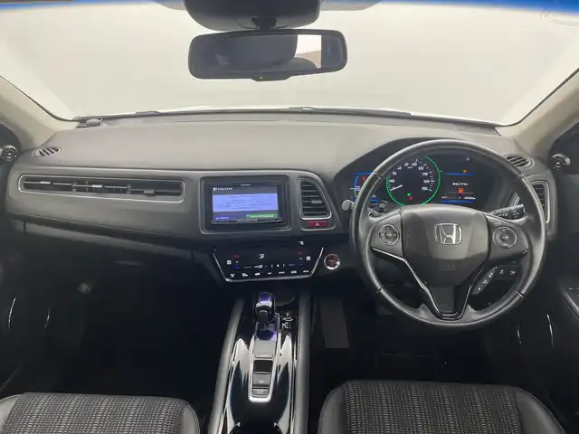 ホンダ ヴェゼル ハイブリッド Z 群馬県 2014(平26)年 4.8万km ホワイトオーキッドパール 社外ナビ　フルセグＴＶ　バックカメラ　クルーズコントロール　シートヒーター　オートライト　ＬＥＤヘッドライト　ハーフレザーシート　革巻きステアリング　純正アルミホイール　ＥＴＣ　スマートキー　禁煙車