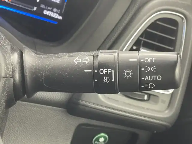 ホンダ ヴェゼル ハイブリッド Z 群馬県 2014(平26)年 4.8万km ホワイトオーキッドパール 社外ナビ　フルセグＴＶ　バックカメラ　クルーズコントロール　シートヒーター　オートライト　ＬＥＤヘッドライト　ハーフレザーシート　革巻きステアリング　純正アルミホイール　ＥＴＣ　スマートキー　禁煙車