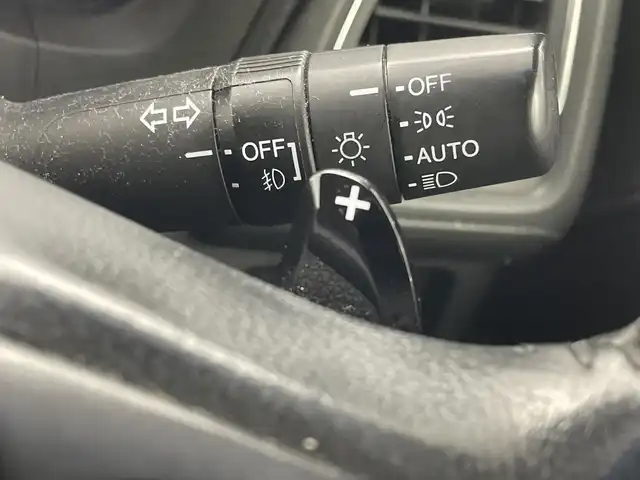 ホンダ ヴェゼル ハイブリッド Z 群馬県 2014(平26)年 4.8万km ホワイトオーキッドパール 社外ナビ　フルセグＴＶ　バックカメラ　クルーズコントロール　シートヒーター　オートライト　ＬＥＤヘッドライト　ハーフレザーシート　革巻きステアリング　純正アルミホイール　ＥＴＣ　スマートキー　禁煙車