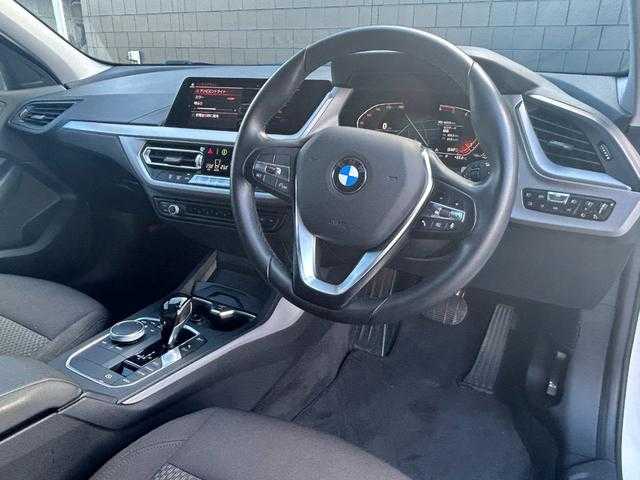 ＢＭＷ ＢＭＷ １１８ｄ プレイ エディションジョイ+ 埼玉県 2020(令2)年 4.9万km アルピンホワイトⅢ 純正HDDナビ/(Bluetooth/USB/CD/DVD)/ＡｐｐｌｅＣａｒＰｌａｙ　/インテリジェントセーフティ/パワーシート/パーキングアシスト/バックカメラ/ワイヤレスチャージ/ミラーＥＴＣ/純正１８インチアルミホイール
