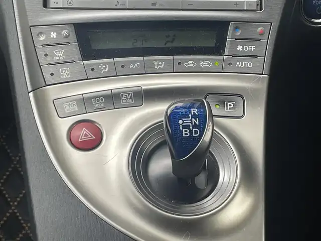 トヨタ プリウス S ツーリングセレ マイコーデ 岐阜県 2013(平25)年 10.4万km ホワイトパールクリスタルシャイン (株)IDOMが運営する【じしゃロン多治見店】の自社ローン専用車両になります。こちらは現金またはオートローンご利用時の価格です。自社ローンご希望の方は別途その旨お申付け下さい。/純正ディーラーOPナビ/（Bluetooth、DVD、フルセグテレビ）/バックカメラ/ステアリングリモコン/ドライブレコーダー（HDR360G）/社外レーダー/コーナーセンサー/LEDヘッドライト/オートライト/フォグランプ