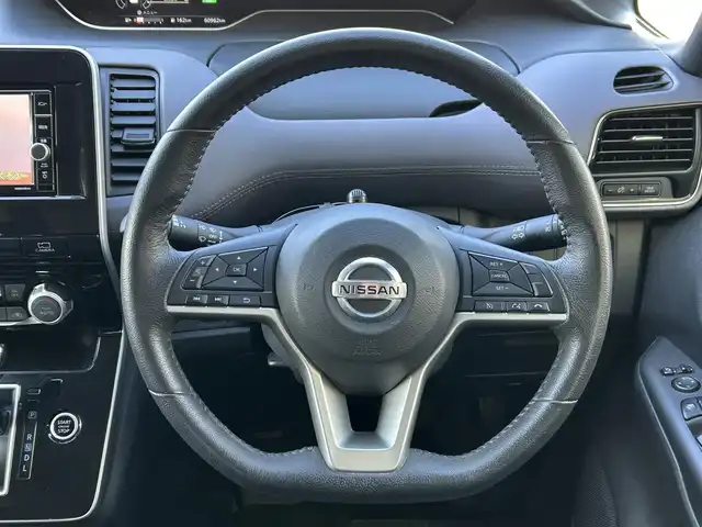 日産 セレナ ハイウェイスター V 宮城県 2020(令2)年 6.1万km ブリリアントホワイトパール /ワンオーナー//純正メモリナビ//CD/DVD/SD/BT/USB/フルセグテレビ//純正フリップダウンモニター//両側パワースライドドア//左側ハンズフリースライドドア//クルーズコントロール//アラウンドビューモニター//エマージェンシーブレーキ//ブラインドスポットモニター//ビルトインETC//HID//スマートキーx2//保証書/取扱説明書/ディーラー点検記録簿