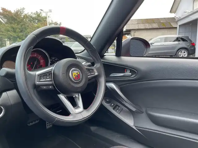 アバルト １２４ スパイダー 栃木県 2020(令2)年 1.8万km 赤 カラーコード「A7V」/レザーナビゲーションパッケージ/├LEDヘッドライト/├革シート/├CD/DVD/TVチューナー/└SDナビゲーション/レコードモンツァマフラー/スマートキー/プッシュスタート/シートヒーター/バックソナー/バックカメラ/ドライブレコーダー/ETC/クルーズコントロール