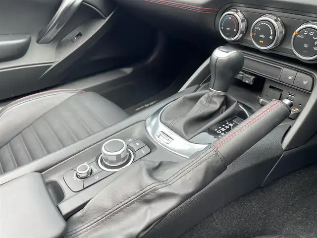 アバルト １２４ スパイダー 栃木県 2020(令2)年 1.8万km 赤 カラーコード「A7V」/レザーナビゲーションパッケージ/├LEDヘッドライト/├革シート/├CD/DVD/TVチューナー/└SDナビゲーション/レコードモンツァマフラー/スマートキー/プッシュスタート/シートヒーター/バックソナー/バックカメラ/ドライブレコーダー/ETC/クルーズコントロール