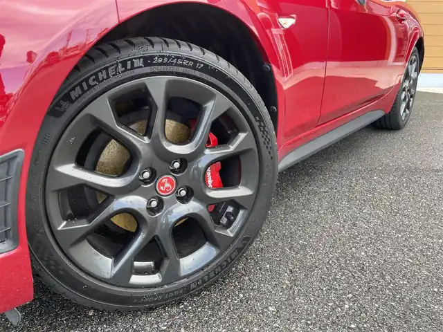 アバルト １２４ スパイダー 栃木県 2020(令2)年 1.8万km 赤 カラーコード「A7V」/レザーナビゲーションパッケージ/├LEDヘッドライト/├革シート/├CD/DVD/TVチューナー/└SDナビゲーション/レコードモンツァマフラー/スマートキー/プッシュスタート/シートヒーター/バックソナー/バックカメラ/ドライブレコーダー/ETC/クルーズコントロール