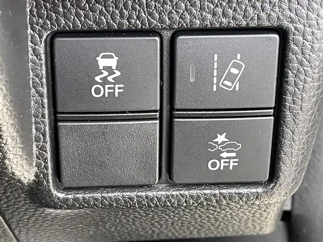 ホンダ Ｎ ＢＯＸ カスタム G L ターボ ホンダセンシング 道央・札幌 2019(令1)年 4.2万km プラチナホワイトパール ・４WD/・ホンダセンシング/・純正ナビ/　CD＆DVD＆BT＆TV/・バックカメラ/・両側パワースライドドア/・ハーフレザーシート/・純正エンジンスターター/・レーダークルーズコントロール/・コーナーセンサー/・レーンキープアシスト/・オートライト/・オートエアコン/・ミラーヒーター/・シートヒーター/・ターボ/・前後ドライブレコーダー/・純正AW＆冬タイヤ積込/・プッシュスタート/・スマートキー/・電動格納ミラー/・社外レーダー/・純正フロアマット/・ドアバイザー/・ウィンカーミラー/・フォグライト/・スペアキー