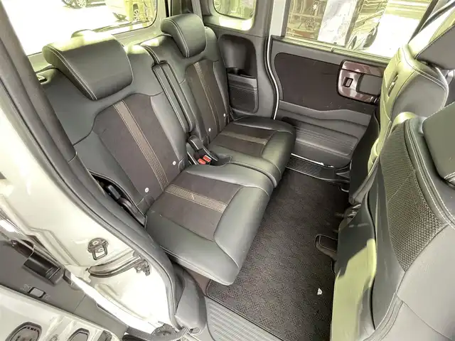 ホンダ Ｎ ＢＯＸ カスタム G L ターボ ホンダセンシング 道央・札幌 2019(令1)年 4.2万km プラチナホワイトパール ・４WD/・ホンダセンシング/・純正ナビ/　CD＆DVD＆BT＆TV/・バックカメラ/・両側パワースライドドア/・ハーフレザーシート/・純正エンジンスターター/・レーダークルーズコントロール/・コーナーセンサー/・レーンキープアシスト/・オートライト/・オートエアコン/・ミラーヒーター/・シートヒーター/・ターボ/・前後ドライブレコーダー/・純正AW＆冬タイヤ積込/・プッシュスタート/・スマートキー/・電動格納ミラー/・社外レーダー/・純正フロアマット/・ドアバイザー/・ウィンカーミラー/・フォグライト/・スペアキー