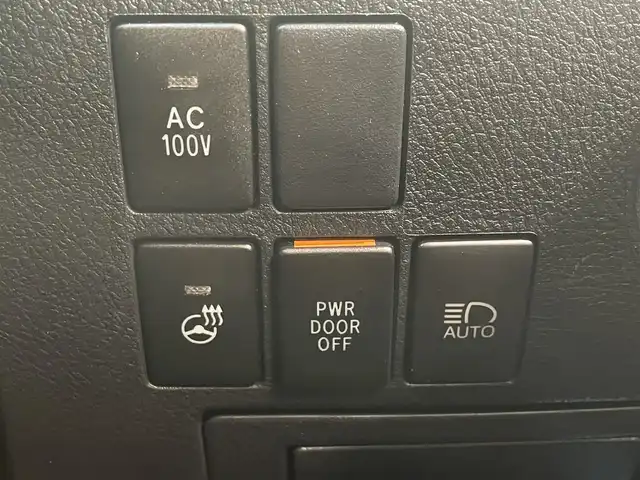 トヨタ アルファードハイブリット エグゼクティブ ラウンジ S 宮城県 2020(令2)年 4.1万km ホワイトパールクリスタルシャイン 4WD/ツインムーンルーフ/JBLサウンドシステム/トヨタセーフティセンス/・プリクラッシュセーフティ/・レーントレーシングアシスト/・クリアランスソナー/・パーキングサポートブレーキ/・ブラインドスポットモニター/・リヤクロストラフィックアラート/・ロードサインアシスト/純正ナビ/・フルセグTV/Bluetooth/CD/DVD/・純正フリップダウン/・純正ビルドインETC2.0/・ドライブレコーダー前方/・デジタルインナーミラー/・全方位カメラ/電子パーキング/・オートブレーキホールド/電動リアゲート/革巻きステアリング/・ステアリングスイッチ/レザーシート/・シートメモリー(運転席)/・シートヒーター（全席）/・オットマン（助手席・2列目）/AC100V充電/プッシュスタート/・スマートキー/LEDヘッドライト/・オートライト/・オートマチックハイビーム/・フォグランプ/純正アルミホイール/純正フロアマット/ドアバイザー