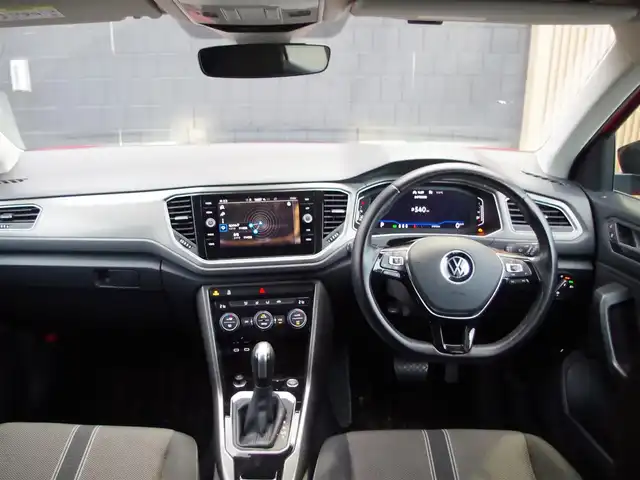 フォルクスワーゲン Ｔ－ロック 埼玉県 2021(令3)年 3.1万km 赤 アダプティブクルーズコントロール/デザインパッケージ/CarPlay/Bluetooth/デジタルメーター/パークセンサー/ブラインドスポットモニター/バックカメラ/Discover Pro/ETC/シートHI/LEDヘッドライト