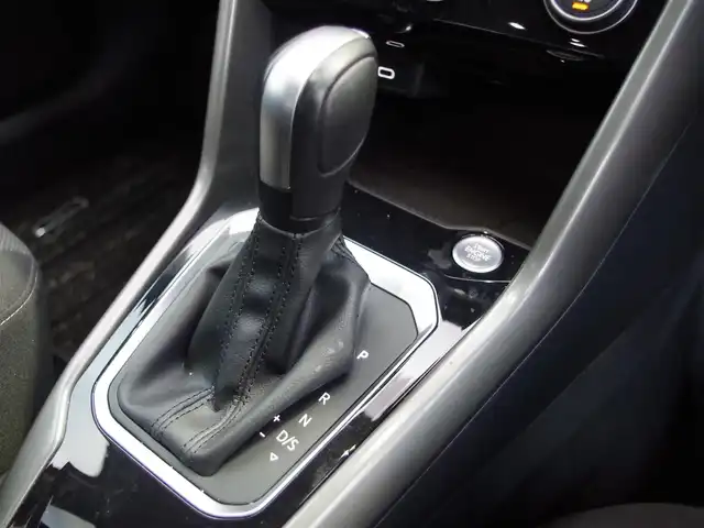 フォルクスワーゲン Ｔ－ロック 埼玉県 2021(令3)年 3.1万km 赤 アダプティブクルーズコントロール/デザインパッケージ/CarPlay/Bluetooth/デジタルメーター/パークセンサー/ブラインドスポットモニター/バックカメラ/Discover Pro/ETC/シートHI/LEDヘッドライト