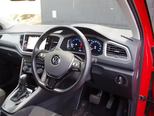 フォルクスワーゲン Ｔ－ロック 埼玉県 2021(令3)年 3.1万km 赤 アダプティブクルーズコントロール/デザインパッケージ/CarPlay/Bluetooth/デジタルメーター/パークセンサー/ブラインドスポットモニター/バックカメラ/Discover Pro/ETC/シートHI/LEDヘッドライト