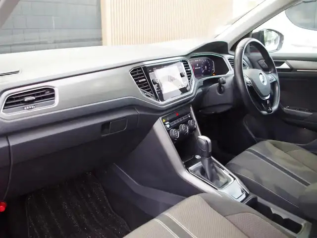 フォルクスワーゲン Ｔ－ロック 埼玉県 2021(令3)年 3.1万km 赤 アダプティブクルーズコントロール/デザインパッケージ/CarPlay/Bluetooth/デジタルメーター/パークセンサー/ブラインドスポットモニター/バックカメラ/Discover Pro/ETC/シートHI/LEDヘッドライト