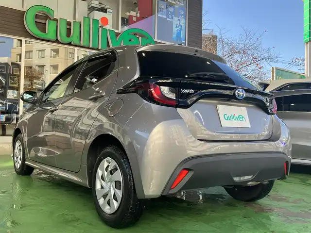 トヨタ ヤリス ハイブリッド X 神奈川県 2022(令4)年 1.8万km アバンギャルドブロンズメタリック ワンオーナー/新車時保証書/取扱説明書/純正ナビ/BT/Miracast/USB/バックカメラ/ETC/トヨタセーフティセンス/レーンキープアシスト/レーダークルーズコントロール/前後クリアランスソナー/前後ドライブレコーダー/オートハイビーム/フロアマット/ドアバイザー/スペアスマートキー