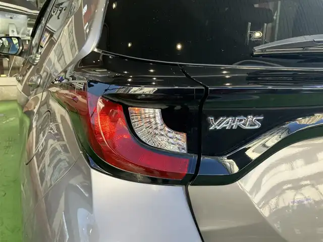 トヨタ ヤリス ハイブリッド X 神奈川県 2022(令4)年 1.8万km アバンギャルドブロンズメタリック ワンオーナー/新車時保証書/取扱説明書/純正ナビ/BT/Miracast/USB/バックカメラ/ETC/トヨタセーフティセンス/レーンキープアシスト/レーダークルーズコントロール/前後クリアランスソナー/前後ドライブレコーダー/オートハイビーム/フロアマット/ドアバイザー/スペアスマートキー