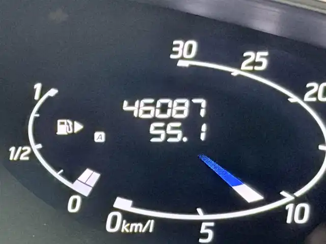 日産 セレナ ハイウェイスター Sハイブリッド 大阪府 2014(平26)年 4.7万km ダイヤモンドブラック 純正8incナビV バックカメラ フリップダウンモニター 両側パワースライドドア クルーズコントロール 衝突軽減ブレーキ レーンアシスト スマートキー プッシュスタート オートライト LEDヘッドライト ワンオーナー